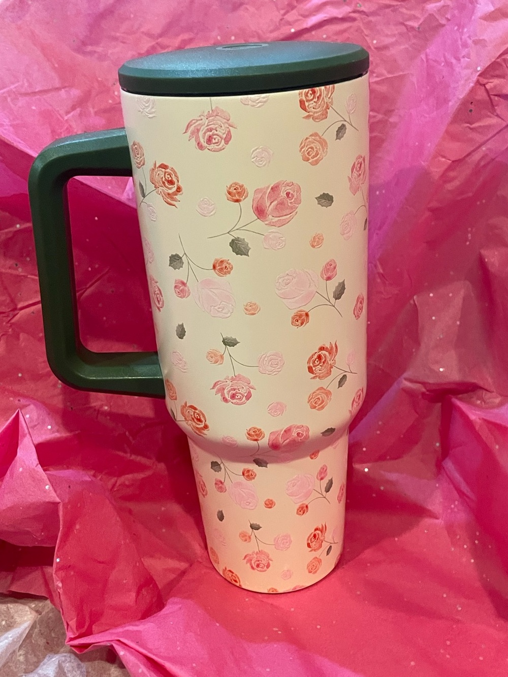 NWOT! Beautiful Rose Patterned 40 oz. Travel Mug with Handle